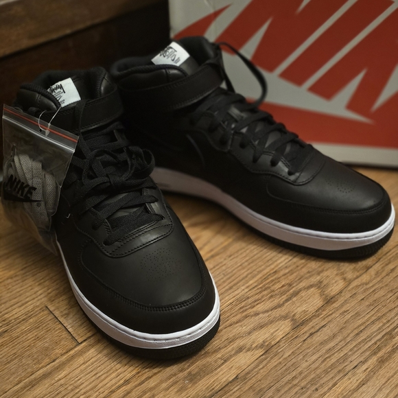 Nike Air Force 1 Stussy - Picture 1 of 8
